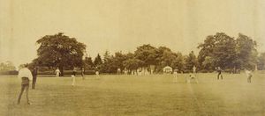 First photo of a cricket match by Roger Fenton1857.jpg